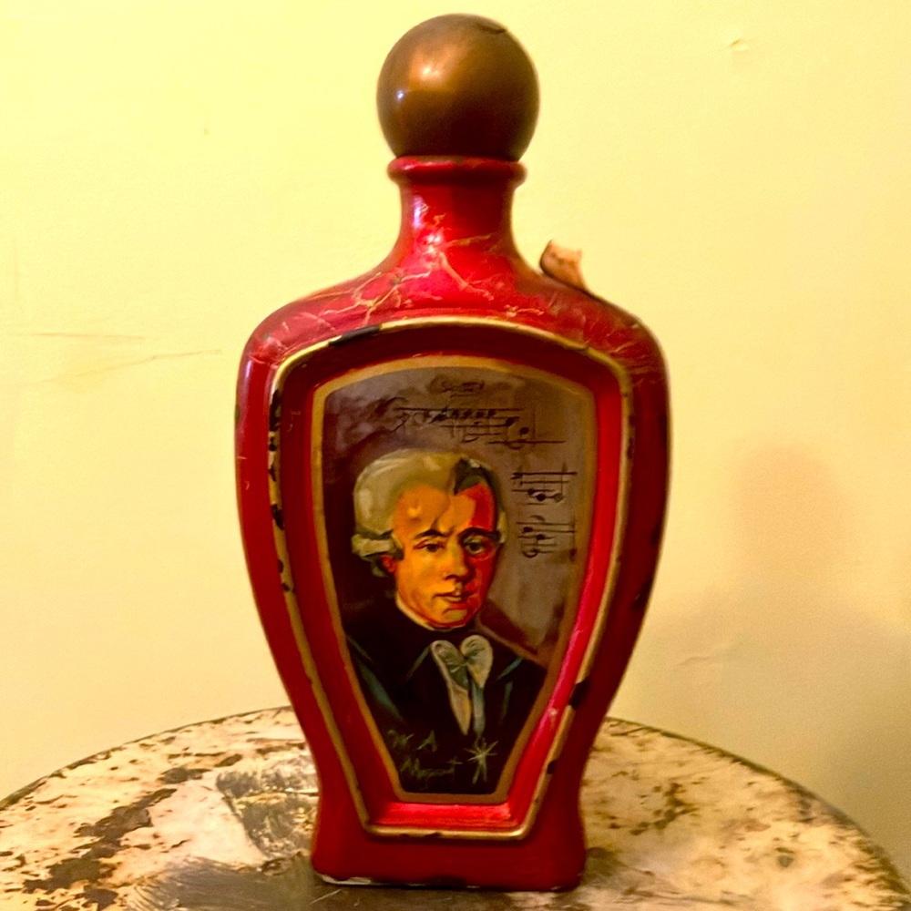 EMPTY! Collectible Vintage JIm Beam bourbon bottle